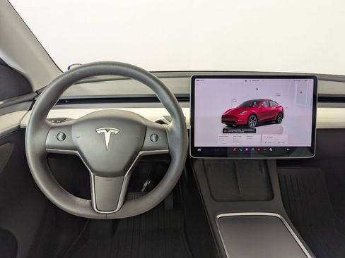 Used 2024 Tesla Model Y Long Range image 6