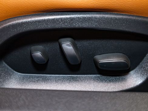 Used 2014 Chevrolet Corvette Stingray Coupe w/ 2LT Preferred Equipment Group image 17