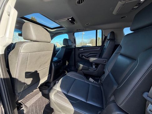 Used 2019 Chevrolet Suburban Premier image 8