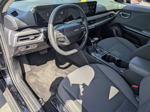 Used 2025 Kia K4 FWD image 17