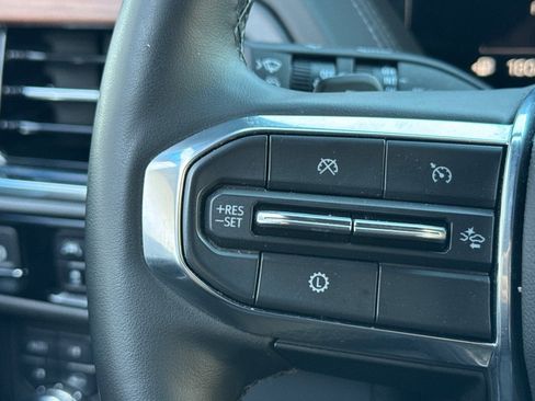 Used 2025 GMC Yukon Denali image 34