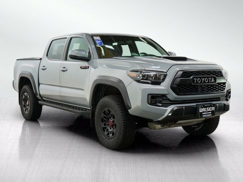Used 2017 Toyota Tacoma TRD Pro AWD/4WD image 5