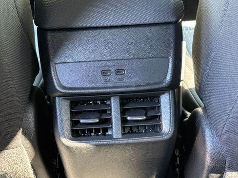 Used 2025 Chevrolet Equinox LT image 23