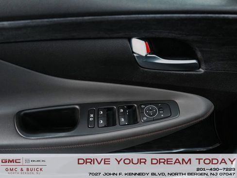 Used 2019 Hyundai Santa Fe Limited w/ Cargo Package image 12