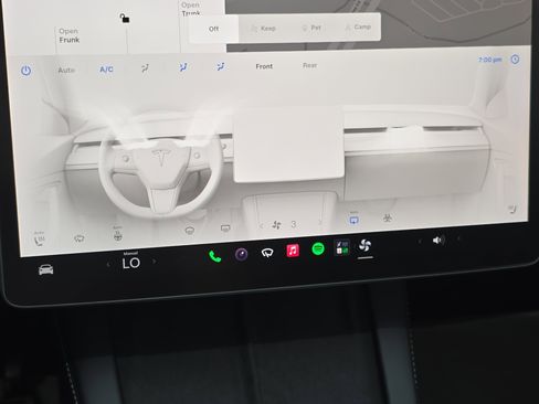 Used 2024 Tesla Model Y 2WD image 23