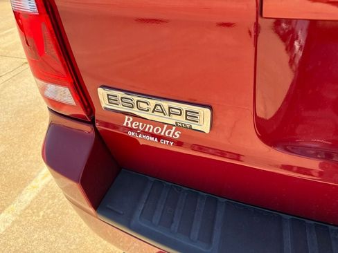 Used 2012 Ford Escape XLT FWD image 9