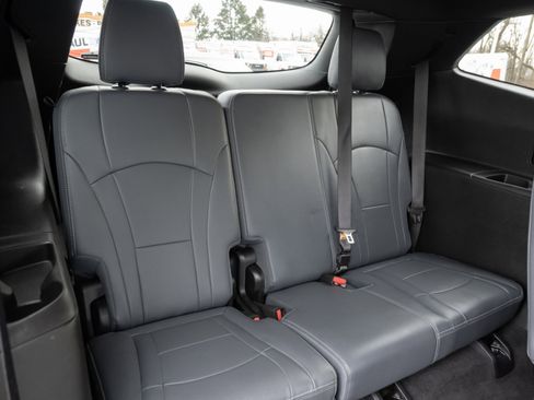 Used 2024 Buick Enclave Premium image 37