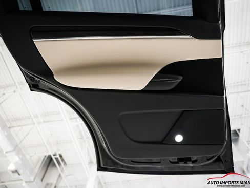 Used 2022 Tesla Model X Plaid image 55