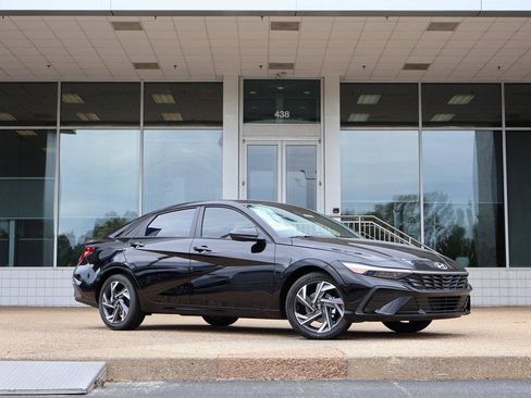 New 2025 Hyundai Elantra Sport image 1
