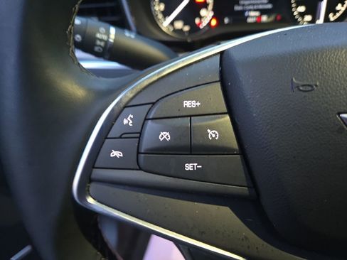 Certified 2025 Cadillac XT5 Luxury image 18