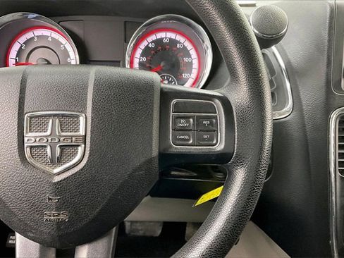 Used 2017 Dodge Grand Caravan SE image 23