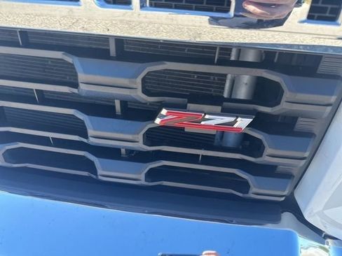 Used 2022 Chevrolet Silverado 2500 LT w/ Convenience Package image 2