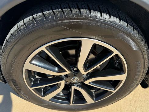 Used 2017 Nissan Rogue Sport SL w/ SL Premium Package image 20