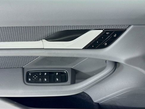 Certified 2024 Porsche Taycan 4S AWD/4WD image 11