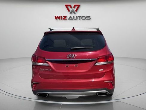 Used 2017 Hyundai Santa Fe SE AWD/4WD image 3