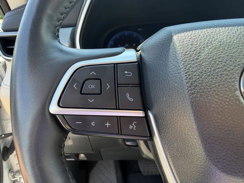Used 2023 Toyota Highlander Platinum FWD image 11