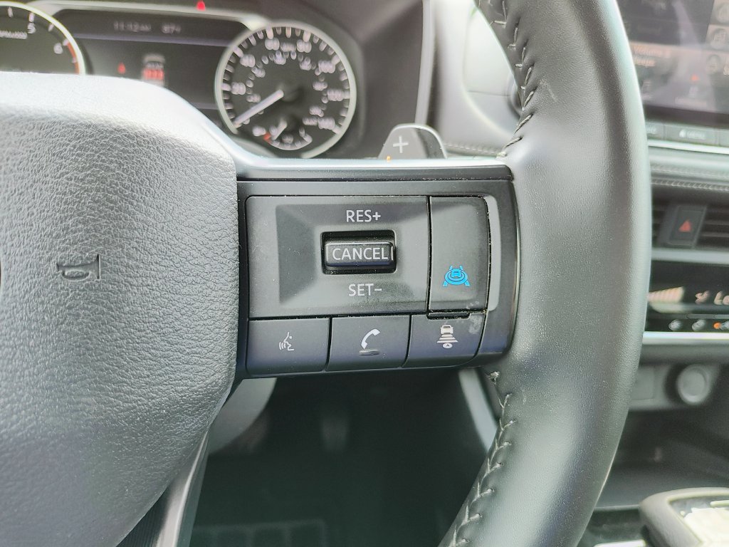 Used 2025 Nissan Rogue SV FWD image 18