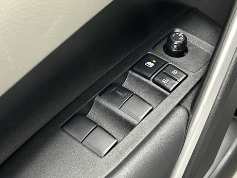 Used 2026 Toyota Corolla Cross L FWD image 15