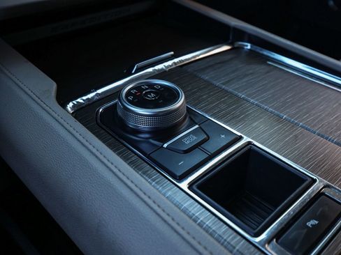 Used 2024 Ford Expedition Max Limited image 31