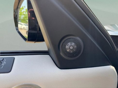 Certified 2025 Land Rover Discovery Dynamic SE image 35