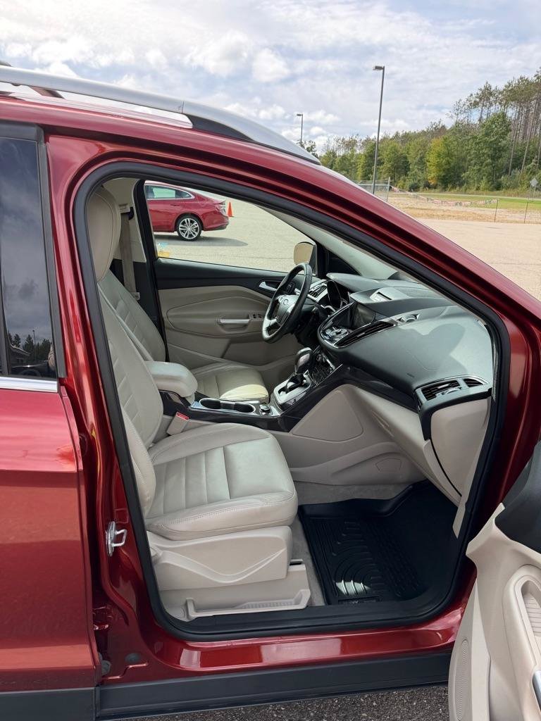 Used 2014 Ford Escape Titanium w/ Equipment Group 401A AWD/4WD image 16
