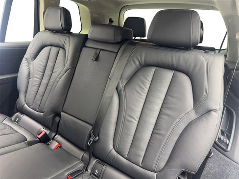 Used 2019 BMW X7 xDrive40i w/ Cold Weather Package image 35