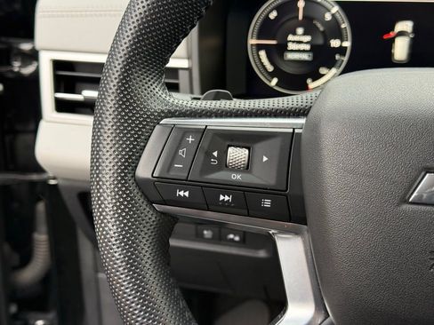 Used 2023 Mitsubishi Outlander SEL image 15