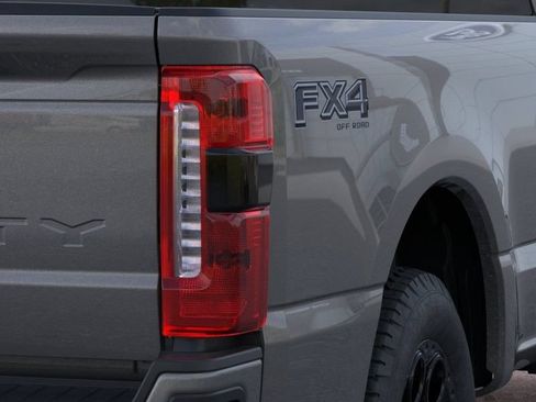 New 2026 Ford F250 XLT w/ XLT Premium Package AWD/4WD image 22