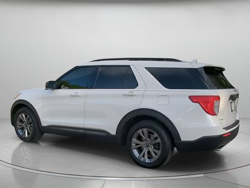 Certified 2022 Ford Explorer XLT w/ Equipment Group 202A RWD image 19
