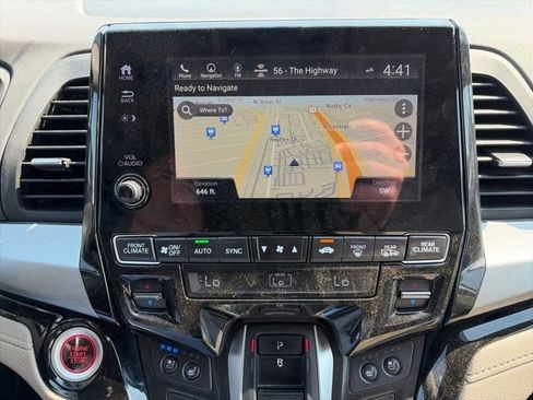 Used 2018 Honda Odyssey Elite image 11