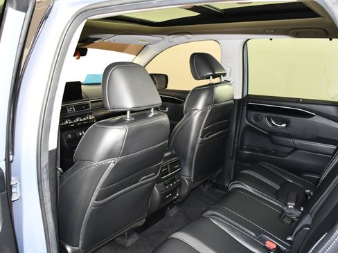 Used 2025 Honda Pilot Touring image 47