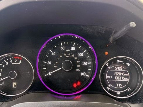 Used 2017 Honda HR-V LX image 7