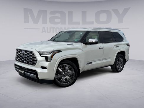 Used 2025 Toyota Sequoia Capstone image 1