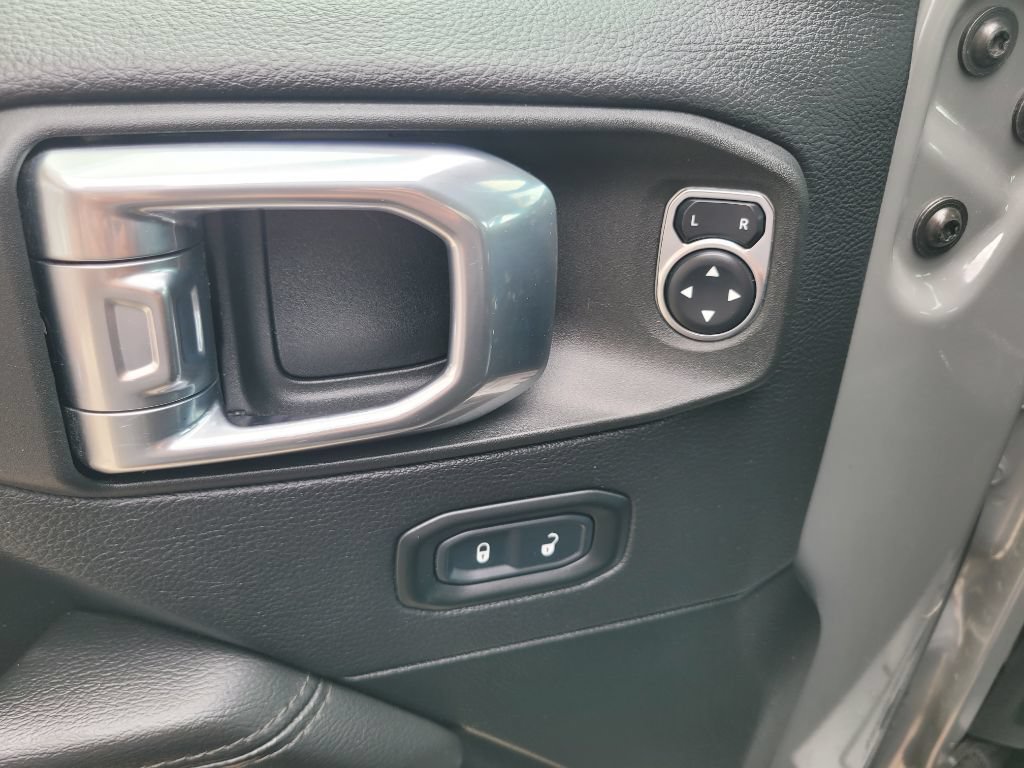 Used 2021 Jeep Wrangler Unlimited Sahara AWD/4WD image 21