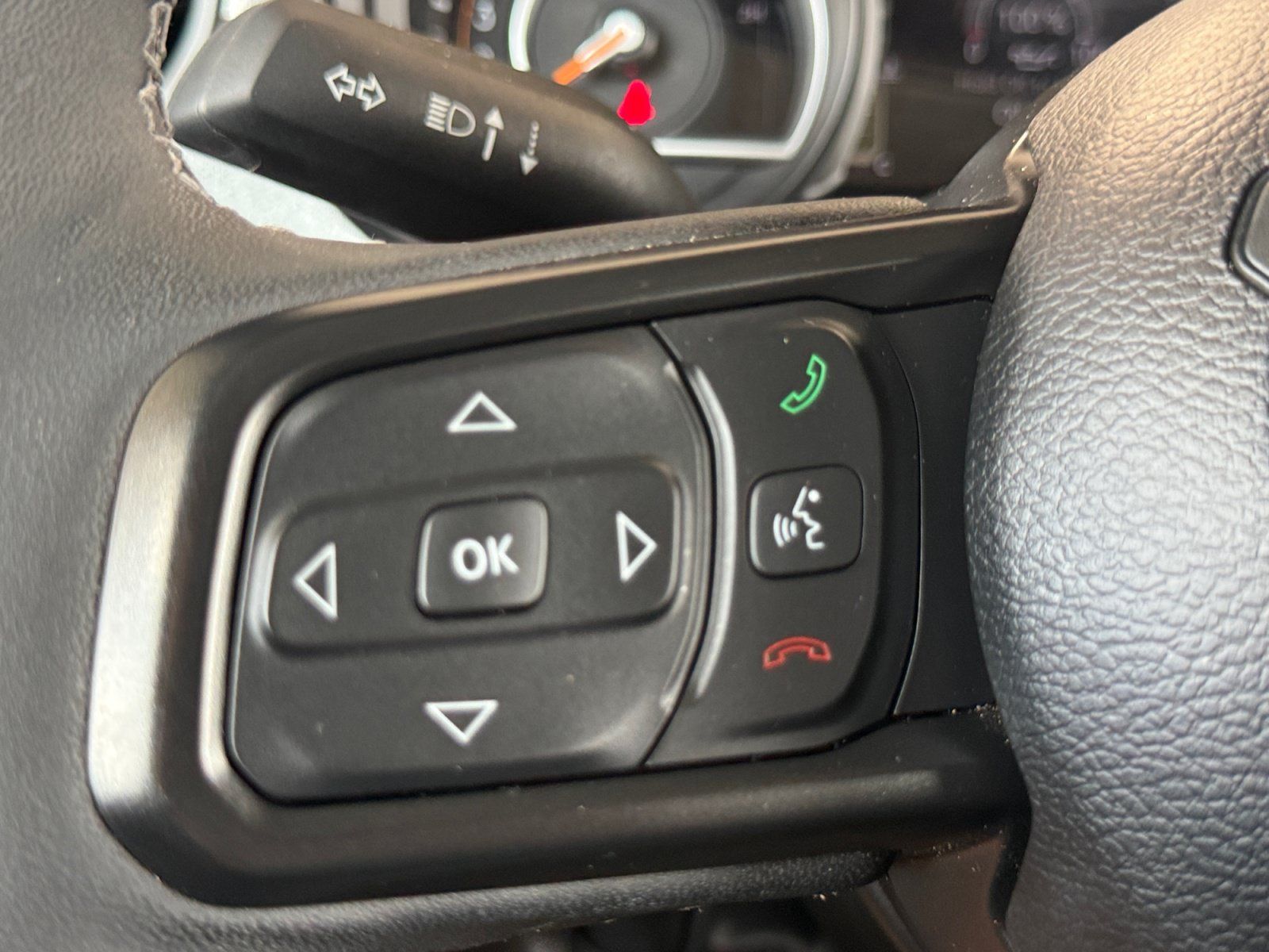 Used 2025 Jeep Gladiator Sport AWD/4WD image 18