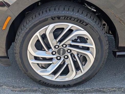 New 2026 Lincoln Navigator Reserve AWD/4WD image 13