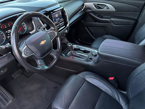 Used 2020 Chevrolet Traverse LT w/ LPO, Black Accent Package image 12