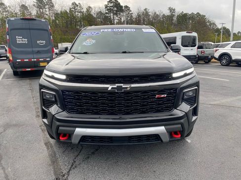 Used 2024 Chevrolet Traverse Z71 image 2