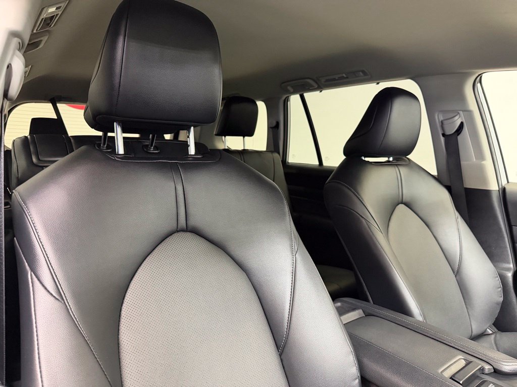 Used 2025 Toyota Grand Highlander AWD image 11