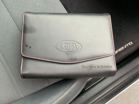 Used 2019 Kia Sorento FWD w/ LX Convenience Package image 28