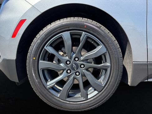 Certified 2023 Chevrolet Equinox RS FWD image 9