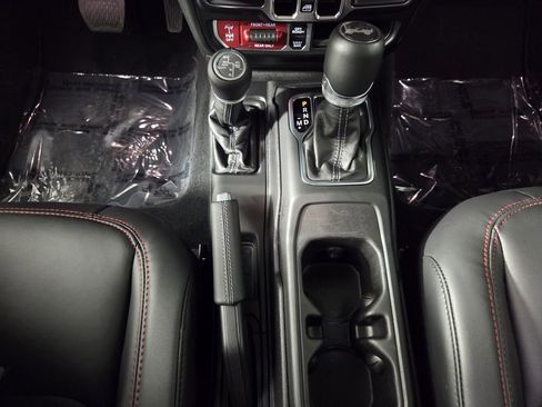 Certified 2026 Jeep Wrangler Unlimited Rubicon image 16