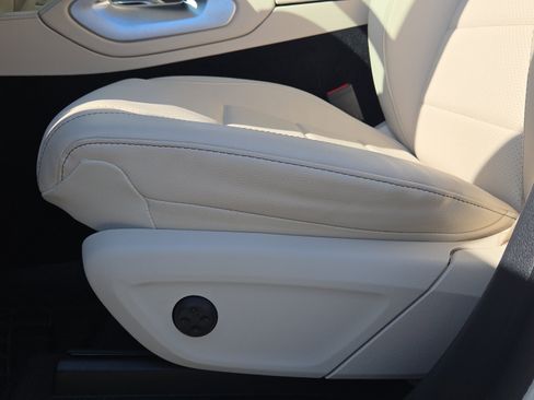 Used 2024 Mercedes-Benz GLE 350 4MATIC image 10