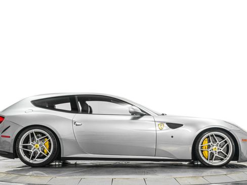 Used 2015 Ferrari FF image 43