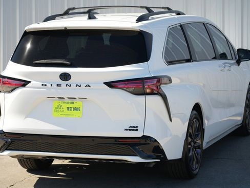 Used 2024 Toyota Sienna XSE w/ XSE Premium Package image 55
