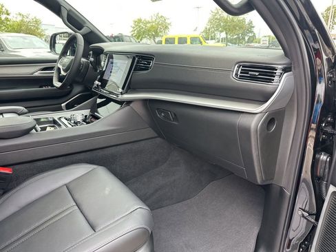 New 2025 Jeep Wagoneer L Series II w/ Convenience Group I image 60
