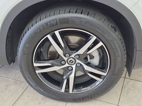 Used 2025 Volvo XC40 B5 Core AWD/4WD image 12