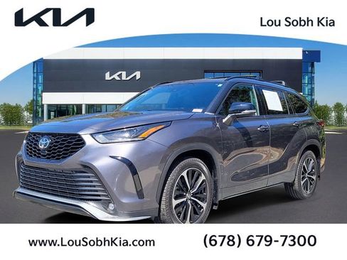 Used 2021 Toyota Highlander XSE image 1