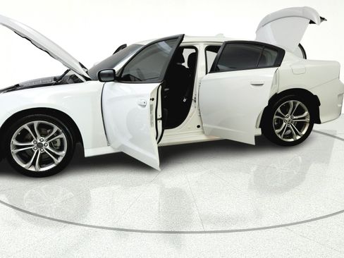 Used 2022 Dodge Charger R/T RWD image 11