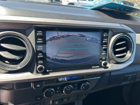 Used 2022 Toyota Tacoma SR5 w/ Technology Package image 12